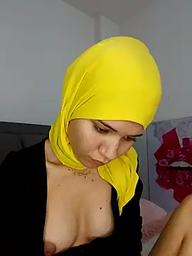 Snapshot of hanaa_18 chatting on March 18, 2025, 3:22 pm hanaa 18 online show from March 18, 2025, 3:22 pm