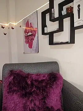 Snapshot of hanaa_18 chatting on November 11, 2025, 2:28 am hanaa 18 online show from November 11, 2025, 2:28 am