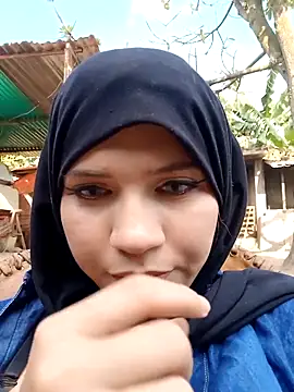 Snapshot of hanaa_18 chatting on February 13, 2025, 8:13 pm hanaa 18 online show from February 13, 2025, 8:13 pm