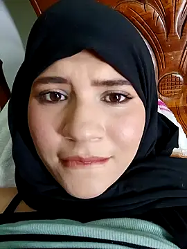 Snapshot of hanaa_18 chatting on February 4, 2025, 10:45 pm hanaa 18 online show from February 4, 2025, 10:45 pm