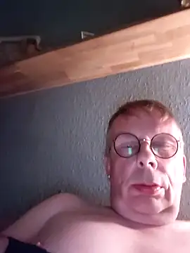 ollisaue online show from April 23, 2026, 8:32 pm