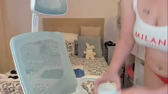 Snapshot of emmita69_ chatting on May 3, 2026, 8:23 pm emmita69 online show from May 3, 2026, 8:23 pm
