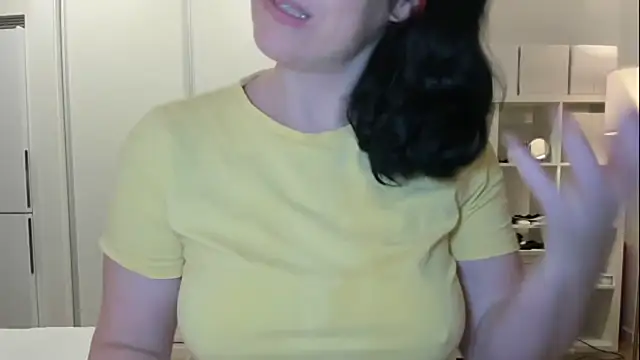 emmita69  online show from October 11, 2025, 5:19 am