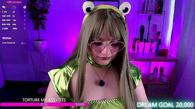Snapshot of catha_cat chatting on June 9, 2026, 5:14 pm catha cat online show from June 9, 2026, 5:14 pm