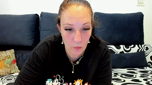 Snapshot of VanessaSquirtt chatting on June 7, 2026, 10:42 am VanessaSquirtt online show from June 7, 2026, 10:42 am