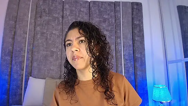 Snapshot of Amareto_ chatting on July 18, 2026, 11:19 am Amareto online show from July 18, 2026, 11:19 am