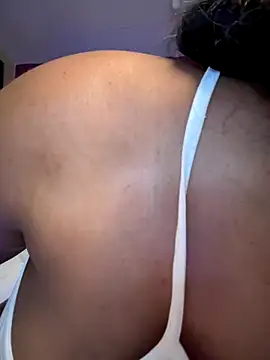 SSEXYBUBBLEBUTT101 online show from October 3, 2025, 11:56 am