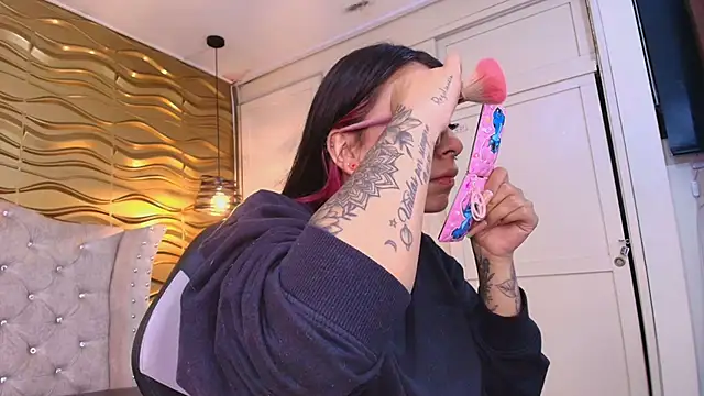 Andreita Jones online show from March 25, 2026, 11:42 am