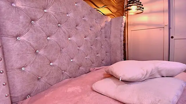 Andreita Jones online show from April 16, 2026, 11:44 am