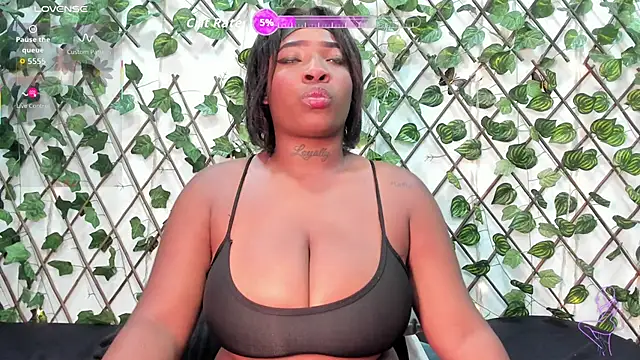 AlondraFerri1 online show from December 4, 2025, 11:20 am