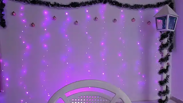 cute roxana  online show from December 28, 2024, 10:23 pm