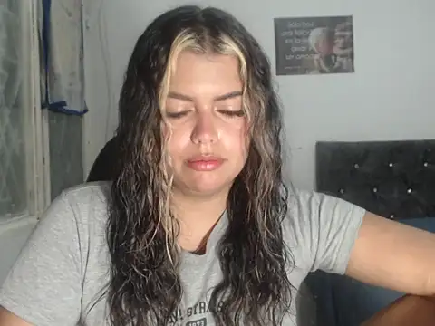 Snapshot of sweetkitty_16 chatting on September 24, 2025, 3:46 am sweetkitty 16 online show from September 24, 2025, 3:46 am