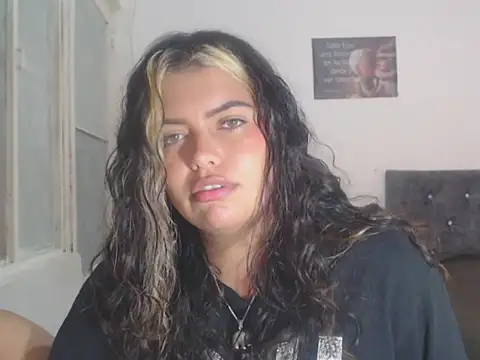 Snapshot of sweetkitty_16 chatting on October 2, 2025, 5:33 am sweetkitty 16 online show from October 2, 2025, 5:33 am