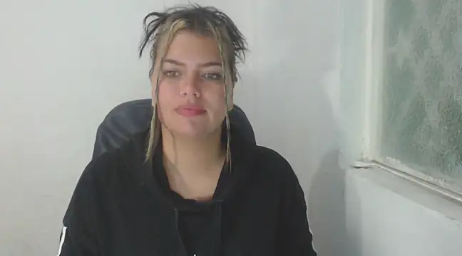 Snapshot of sweetkitty_16 chatting on March 7, 2025, 9:18 am sweetkitty 16 online show from March 7, 2025, 9:18 am