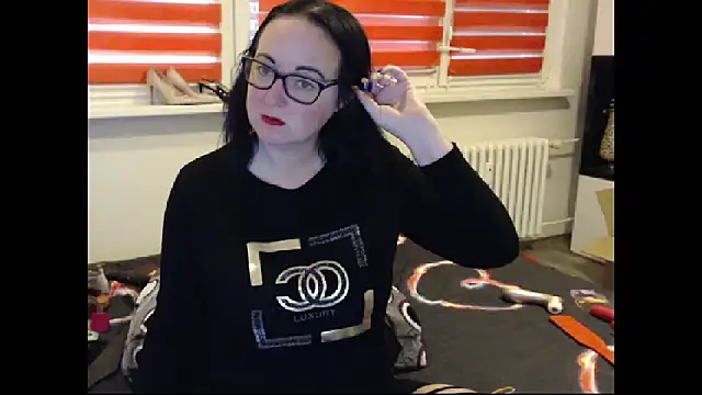 Snapshot of Alexie33 chatting on November 14, 2025, 11:03 am Alexie33 online show from November 14, 2025, 11:03 am