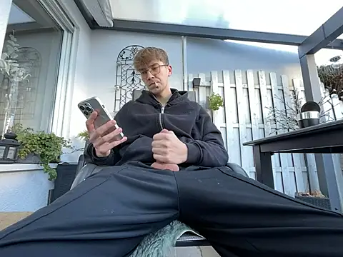 19yoSex online show from November 4, 2025, 9:13 am