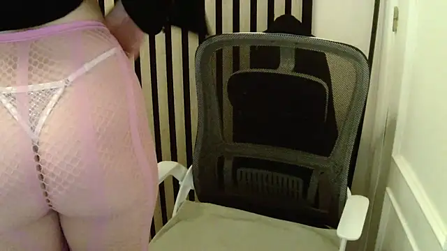 xxNoeliaxx online show from February 17, 2026, 8:00 am