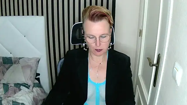 xxNoeliaxx online show from March 4, 2025, 7:51 am