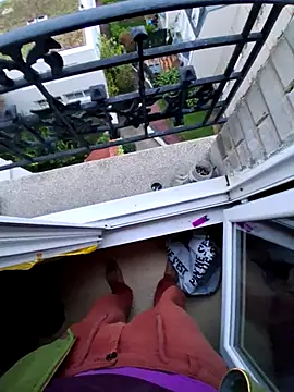 molozeb online show from September 23, 2025, 5:58 am