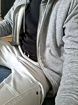 molozeb online show from October 16, 2025, 12:57 pm