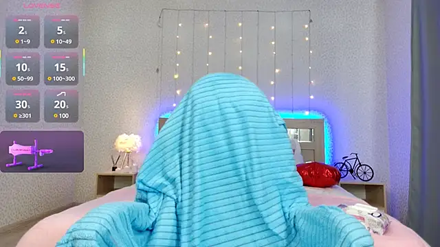 oliviiaa online show from March 12, 2025, 2:20 am