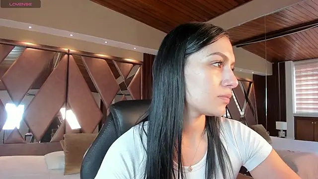 carina rossi online show from October 2, 2025, 12:41 pm