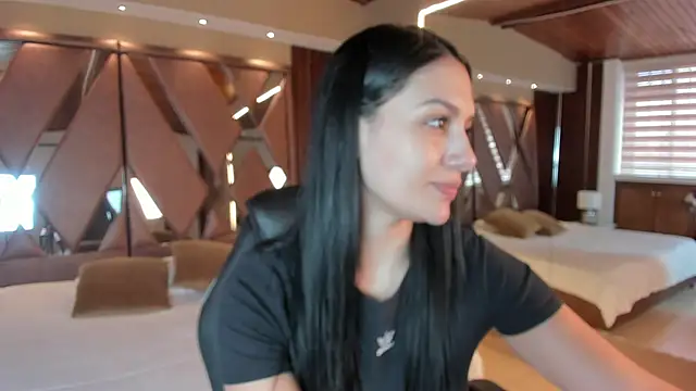 carina rossi online show from September 25, 2025, 12:44 pm