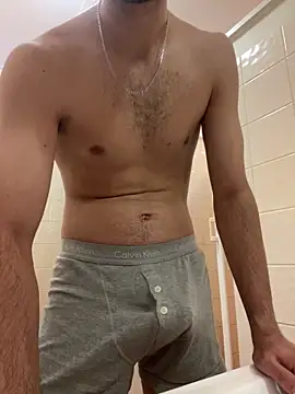 h0rnyguy001 online show from May 24, 2026, 2:33 am