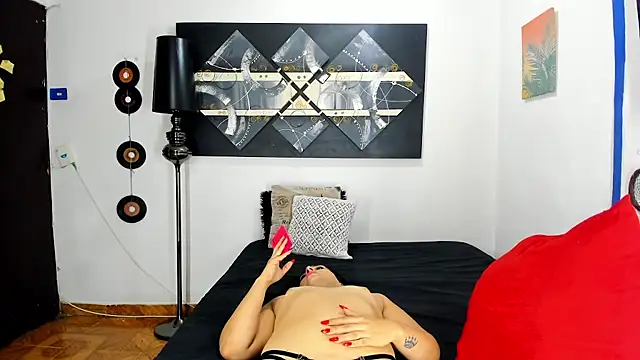 Snapshot of SARAMISHA chatting on October 2, 2025, 12:47 am SARAMISHA online show from October 2, 2025, 12:47 am