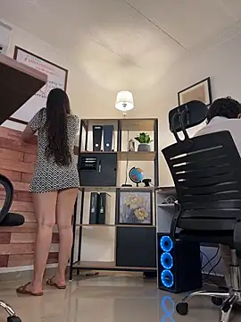 Snapshot of LittleDoll___ chatting on September 24, 2025, 10:27 pm LittleDoll online show from September 24, 2025, 10:27 pm