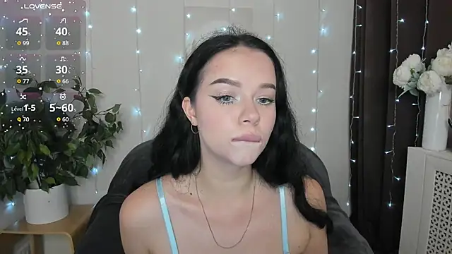 Lori  Hell online show from October 7, 2025, 2:23 am