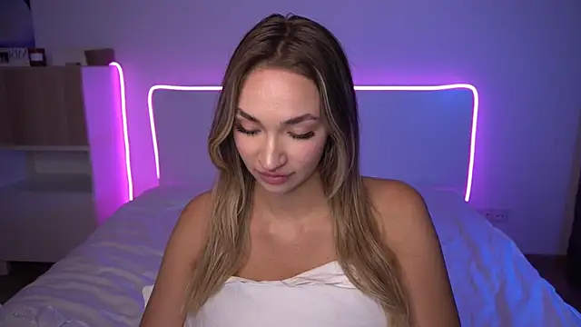 bailey kat online show from March 19, 2025, 9:37 pm