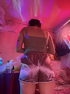 LiliJones  online show from September 24, 2025, 8:15 pm