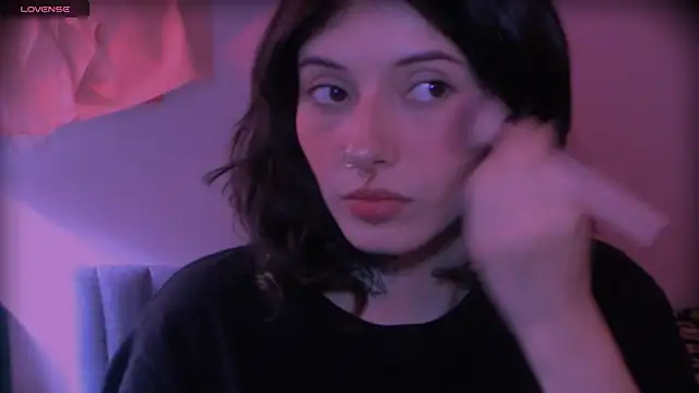 LiliJones  online show from March 26, 2026, 5:11 pm