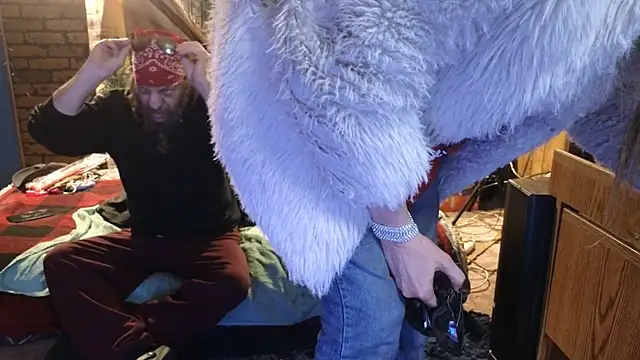 PropertyAndBiker online show from March 6, 2025, 10:58 pm