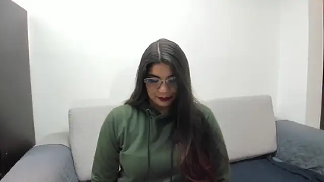 Luna Dumont online show from December 4, 2025, 11:09 am