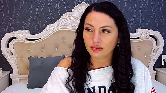 Lauren Saint online show from October 3, 2025, 11:34 am