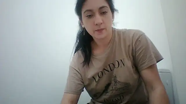Snapshot of davenmichelle00 chatting on June 10, 2026, 4:41 pm davenmichelle00 online show from June 10, 2026, 4:41 pm