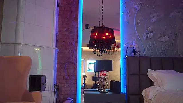 eva fashionista online show from January 10, 2026, 3:24 am