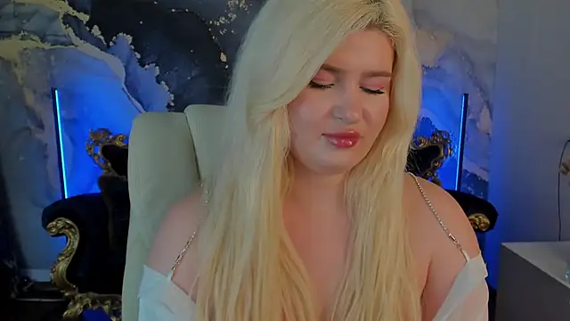 CocoSecretss online show from February 5, 2025, 10:41 am