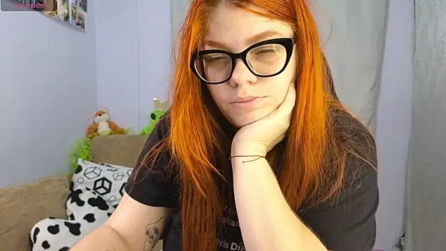 Snapshot of lucie_nicolls chatting on February 24, 2025, 7:41 pm lucie nicolls online show from February 24, 2025, 7:41 pm