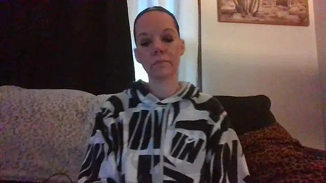 SidneyRaee online show from October 11, 2025, 4:19 pm