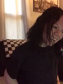 SidneyRaee online show from November 17, 2025, 7:18 pm