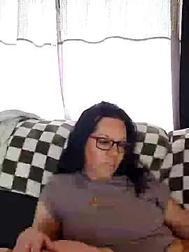 SidneyRaee online show from March 18, 2025, 5:55 pm