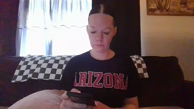 SidneyRaee online show from January 24, 2025, 8:32 pm