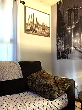 SidneyRaee online show from September 18, 2025, 5:49 pm