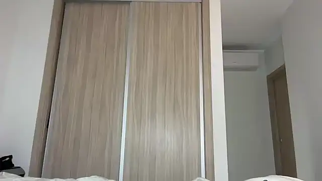 naughtyhollyxxxx online show from December 9, 2024, 3:22 pm