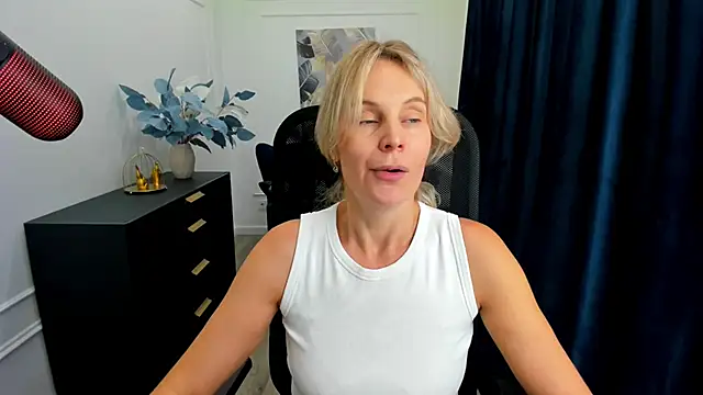 Sinty Devis online show from September 21, 2025, 11:48 am