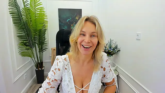 Sinty Devis online show from October 3, 2025, 11:23 am