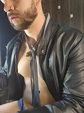 just maxii online show from November 17, 2025, 11:20 pm